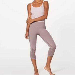 COPY - Lululemon limited-edition crop x Taryn Too…